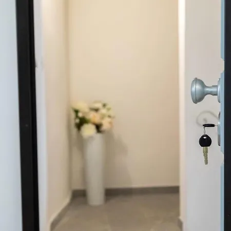 Apartment Aida *